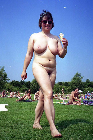 Mature nudist dames with plump bodies