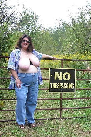 Country mature sluts showing tits for everybody