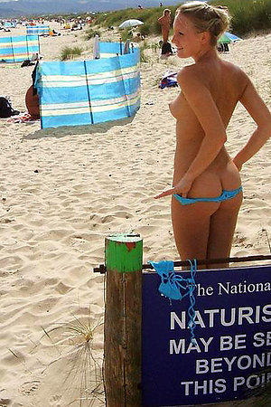 Amateur porn photos made by a hidden camera on the beach