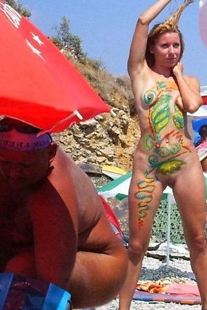 amateurs nude on beach