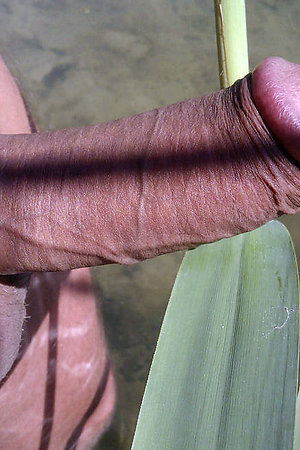 Real girls, men posing nude at the public beach
