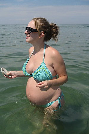 Nudist pregnant women with big bellies